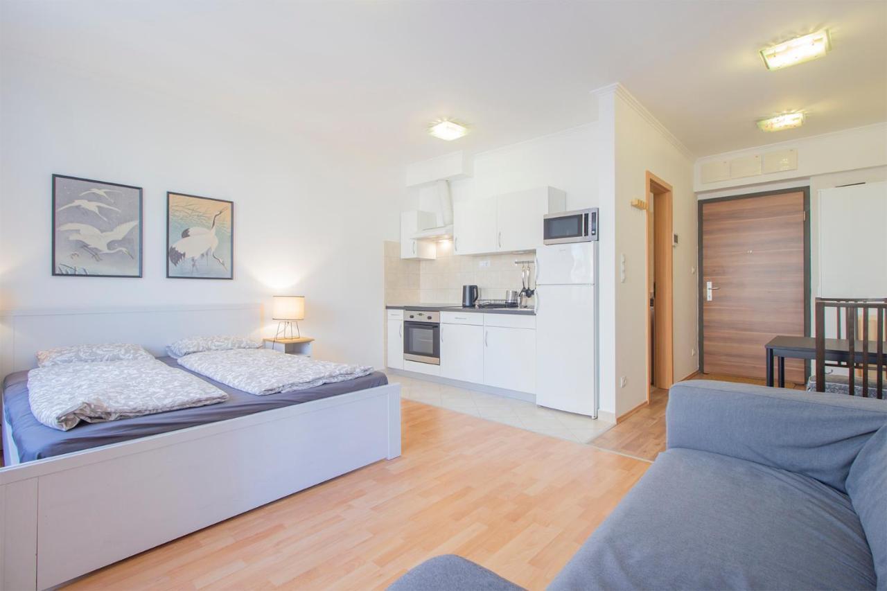 Corvin Modern Studio With Ac, Parking Leilighet Budapest Eksteriør bilde